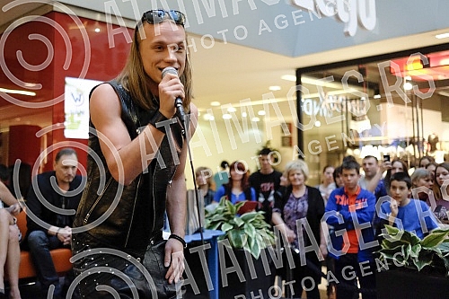 U Trznom centru USCE Shopping centar odrzano druzenje sa ucesnicima Eurosonga (Eurosong 2015 - Wiena). Ucestovali su: Bojana Stamenom (Srbija/Serbia), Nenad Knezevic - Knez (Crna Gora/Montenegro), Daniel Kajmakoski (Makedonija/FYROM) i Eduard Romanyu