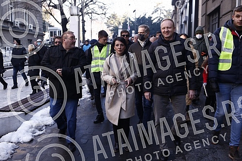 On the fourth anniversary of the murder of Oliver Ivanovic, citizens and opposition leaders gathered in front of the Presidency of the Republic of Serbia, and then went for a walk along the route to the Church of St. Mark under the slogan