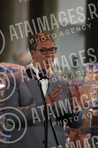 The President of the Republic of Serbia, Aleksandar Vucic, visited the warehouse of the Republic Directorate for Commodity Reserves - General Cargo Warehouse, Belgrade.Predsednik Republike Srbije Aleksandar Vucic obisao je skladista Republicke dire