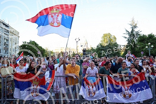On the terrace of the City Assembly, a solemn reception was organized for the women's basketball team, which won a gold medal at the European Championship. Na terasi Skupstine grada organzovan je svecani docek zenske kosarkaske reprezentacije, koje