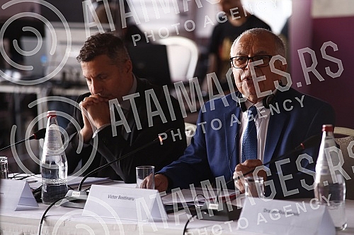 The European Union as a strategic choice conference was held at the Zira Hotel - the experiences of Serbia and Romania.U hotelu Zira odrzana je konferencija Evropska unija kao strateski izbor - iskustva Srbije i Rumunije