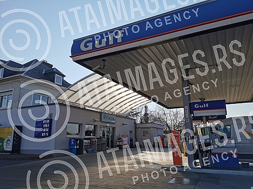 Fuel prices at gas stations in Luxembourg are rising day by day.Cene goriva na benzinskim pumpama u Luksemburgu rastu iz dana u dan.