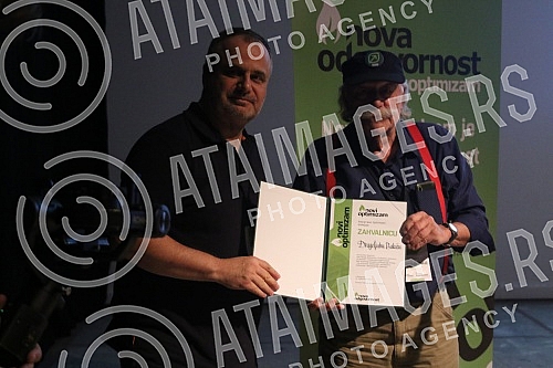 In the Center for Cultural Decontamination, a meeting was held in which the New Optimism movement called for new responsibility and announced a new framework for the Movement's activities.