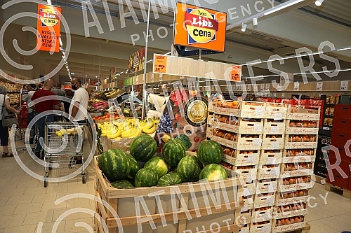 Lidl Serbia has opened a new store in Belgrade, in Karaburma, which is the 51st store of this chain in Serbia.
Lidl Srbija otvorio je novu prodavnicu u Beogradu, na Karaburmi, koja cini 51. prodajni objekat ovog lanca u Srbiji. Lidl Serbia has opened a new store in Belgrade, in Karaburma, which is the 51st store of this chain in Serbia.
Lidl Srbija otvorio je novu prodavnicu u Beogradu, na Karaburmi, koja cini 51. prodajni objekat ovog lanca u Srbiji.