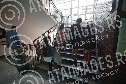 Departure of children in the new school year.
Polazak dece u novu skolsku godinu. Departure of children in the new school year.
Polazak dece u novu skolsku godinu.