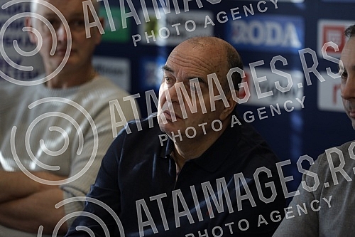A press conference was held at the Basketball House on the occasion of the fourteenth Dragisa Saric Veterans Memorial Tournament, in which 55 teams from Europe are participating.
U Kuci kosarke odrzana je konferencija za medije povodom cetrnaestog M A press conference was held at the Basketball House on the occasion of the fourteenth Dragisa Saric Veterans Memorial Tournament, in which 55 teams from Europe are participating.
U Kuci kosarke odrzana je konferencija za medije povodom cetrnaestog M