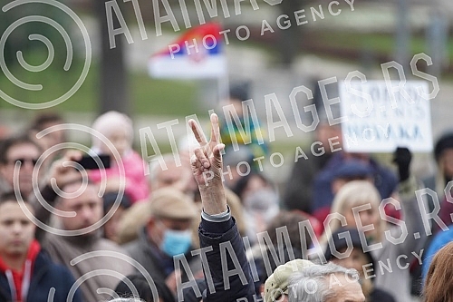 A rally in support of Novak Djokovic was held in front of the National Assembly, and was organized by Novak's family, who had previously held a press conference at the Novak restaurant.
Skup podrske Novaku Djokovicu odrzan je ispred Narodne skupsti A rally in support of Novak Djokovic was held in front of the National Assembly, and was organized by Novak's family, who had previously held a press conference at the Novak restaurant.
Skup podrske Novaku Djokovicu odrzan je ispred Narodne skupsti