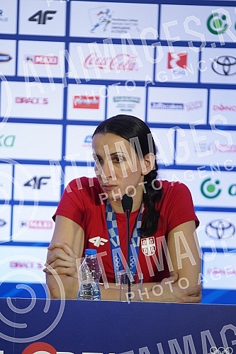 The women's volleyball national team of Serbia, which won a bronze medal at the Games in Tokyo, arrived in Belgrade, and on that occasion a press conference was held at the Nikola Tesla Airport.
Zenska odbojkaska reprezentacija Srbije, koja je na Ig The women's volleyball national team of Serbia, which won a bronze medal at the Games in Tokyo, arrived in Belgrade, and on that occasion a press conference was held at the Nikola Tesla Airport.
Zenska odbojkaska reprezentacija Srbije, koja je na Ig