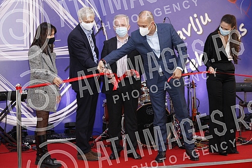 The Minister of Health in the Government of the Republic of Serbia, Dr. Zlatibor Loncar, attended the ceremony on the occasion of the opening of the new special gas filling station and laboratory of the company Messer Tehogas.Ministar zdravlja u Vl