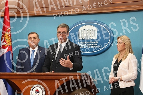 The President of Serbia, Aleksandar Vucic, paid a visit to Banja Luka, where he talked with the highest officials, attended a meeting of the High council for cooperation between RS and Serbia, and was presented with the key to the City and the Charte