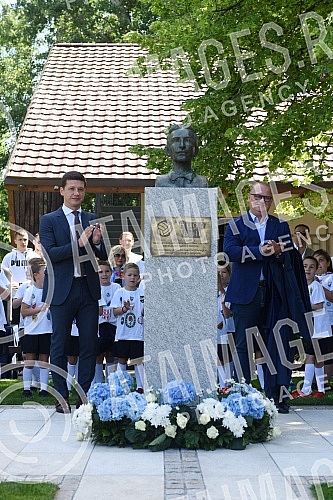 Unveiling of the memorial bust of Hugo Bulija in the SC of the Football Association of Belgrade on Ada Ciganlija.Otkrivanje spomen biste Hugu Buliju u SC Fudbalskog saveza Beograda na Adi Ciganliji.
