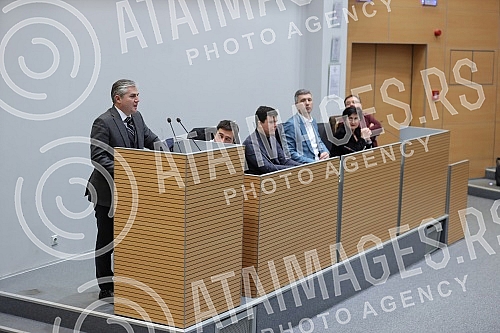 Organized by the Serbian movement Dveri in the hall of the Municipal Assembly of Stari grad, a panel discussion was held on the referendum LET'S NOT GIVE A CONSTITUTION!U organizaciji Srpskog pokreta Dveri u sali Skupstine opstine Stari grad odrzan