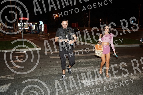 The arrival of the participants of Zadruga 5 for a guest appearance in the Narod pita show on TV Pink.Dolazak ucesnika Zadruge 5 na gostovanje u emisiji Narod pita na TV Pinku.