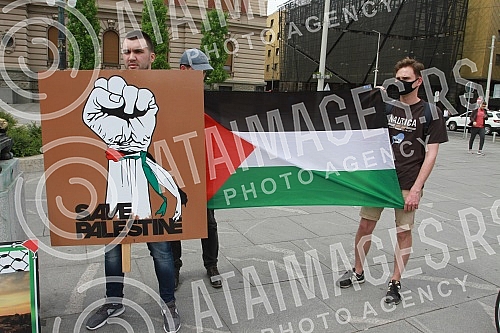 A rally in support of the Palestinian people in Jerusalem was held at the Monument to Prince Mikhail on Republic Square, organized by the Palestinian Diaspora in Serbia. Kod Spomenika knezu Mihailu, na Trg Republike odrzan skup podrske palestinskom