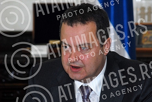 Ivica Dacic - ministar spoljnih poslova i Majkl Kirbi (Michael D. Kirby) - ambasador SAD (USA) u Republici Srbiji, u razgovoru.