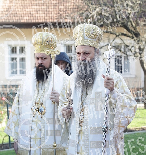 A liturgy was held in the Rakovica monastery where Patriarch Pavle was buried 12 years ago.
U manastiru Rakovica gde je pre 12 godina sahranjen patrijarh Pavle odrzana je liturgija A liturgy was held in the Rakovica monastery where Patriarch Pavle was buried 12 years ago.
U manastiru Rakovica gde je pre 12 godina sahranjen patrijarh Pavle odrzana je liturgija