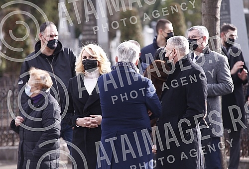 Burial of journalist Ksenija Vucic at the New Cemetery.
Sahrana novinarke Ksenije Vucic na Novom groblju.
Burial of journalist Ksenija Vucic at the New Cemetery.
Sahrana novinarke Ksenije Vucic na Novom groblju.