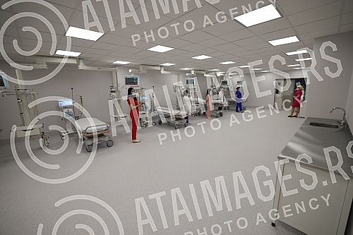 The President of the Republic of Serbia, Aleksandar Vucic, attended the opening of the new Clinical Center of Serbia after the completion of the first phase of works.
Predsednik Republike Srbije Aleksandar Vucic prisustvovao je otvaranju novog Klini The President of the Republic of Serbia, Aleksandar Vucic, attended the opening of the new Clinical Center of Serbia after the completion of the first phase of works.
Predsednik Republike Srbije Aleksandar Vucic prisustvovao je otvaranju novog Klini