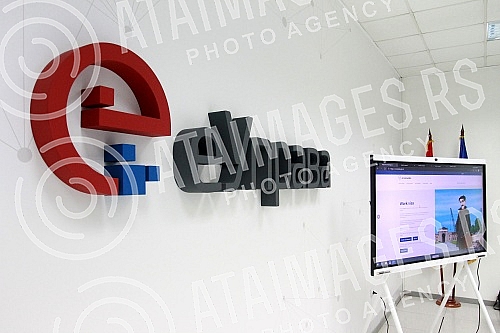 Presentation of the new e-Consulate electronic service project in the Office for IT and eGovernment.Predstavljanje novog projekta elektronske usluge e-Konzulat u Kancelariji za IT i eUpravu