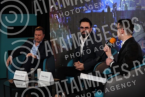 A press conference at which one of the biggest pop stars of the region and singer-songwriter Petra Graso announced a concert at the Stark Arena was held at Sky Garden.Konferencija za medije na kojoj je jedna od najvecih pop zvezda regiona i kantaut