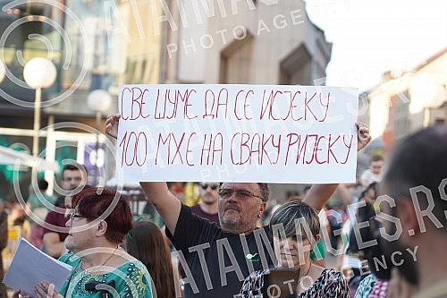 On Krajina Square in Banja Luka, about a hundred citizens expressed their dissatisfaction with the state of affairs in the protest ironically called 
