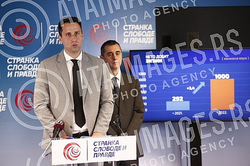 The press conference of the Party of Freedom and Justice, the topic of which was what we should do to mitigate the effects of the crisis on citizens, was held at the party's headquarters.Konferencija za medije Stranke slobode i pravde cija je tema 