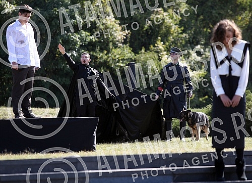 The Jajinci Memorial Park marked the Day of Remembrance for the suffering of Serbs, Roma and Jews at that site in the Second World War, and the state commemorative ceremony was led by Prime Minister Ana Brnabic.U Spomen-parku Jajinci obelezen je Da