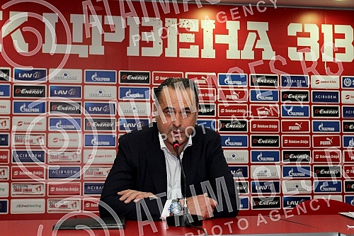 Promocija Miodraga Bozovica novog trenera, sefa Strucnog staba FK Crvena zvezda, odrzana na stadonu 