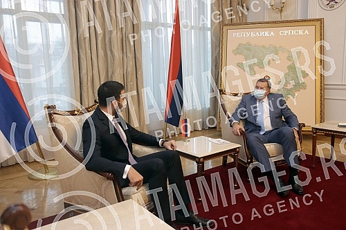 Serbian member of the BiH presidency Milorad Dodik met with serbian sports minister Vanja Udovicic.
Srpski clan Predsjednistva BiH Milorad Dodik sastao se sa ministrom sporta Srbije Vanjom Udovicicem. Serbian member of the BiH presidency Milorad Dodik met with serbian sports minister Vanja Udovicic.
Srpski clan Predsjednistva BiH Milorad Dodik sastao se sa ministrom sporta Srbije Vanjom Udovicicem.