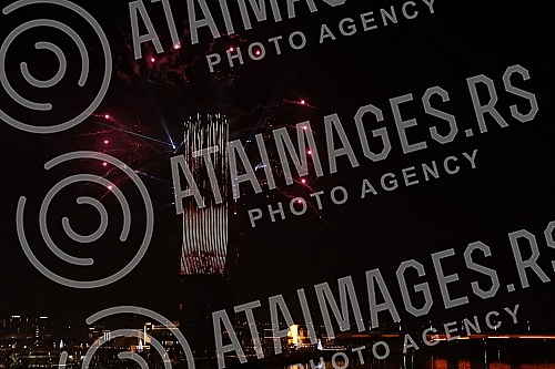 In the spirit of the festive mood, fireworks accompanied by a laser projection were fired from the tallest building in the region, the Belgrade Tower, at midnight between January 13th and 14th.U duhu praznicnog raspolozenja sa najvise zgrade u regi