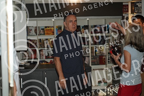 A press conference on the occasion of the announcement of the premiere of the play Mrs. Einstein by Snezana Gnjidic, directed by KKarin Rosnizeck, was held at the Museum of the National Theater.Konferencija za medije povodom najave premijere drame