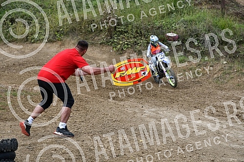 A motocross competition was held at the MX Park Tresnjari track in Kraljevo.
Na stazi MX park Tresnjari u Kraljevu odrzano je takmicenje u moto krosu. A motocross competition was held at the MX Park Tresnjari track in Kraljevo.
Na stazi MX park Tresnjari u Kraljevu odrzano je takmicenje u moto krosu.