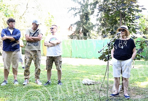 The 9th Days of Danilo Bata Stojkovic, Actors planted trees in honor of Ljubisa Samardzic and Nebojsa Glogovac.Deveti dani Danila Bate Stojkovica, Glumci sadili drvece u cast Ljubise Samardzica i Nebojse Glogovca.