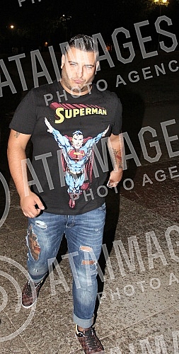 Performance of Darko Lazic held on raft Old Blay.
Nastup Darka Lazica na splavu Stari Blay (old Blay). Performance of Darko Lazic held on raft Old Blay.
Nastup Darka Lazica na splavu Stari Blay (old Blay).