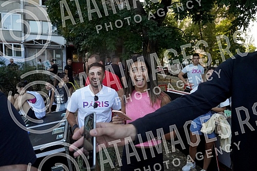 Grand opening of the terrain made of 20,000 recycled sneakers in Block 70.Svecano otvaranje terena napravljenog od 20.000 recikliranih patika u Bloku 70.