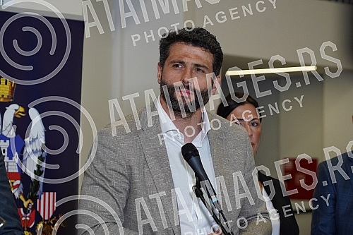 The Mayor of Belgrade, Aleksandar Sapic, held a meeting with communal militiamen and inspectors from the Secretariat for Inspection Affairs of the City of Belgrade in the Municipal Hall, and after the meeting a press conference was held where new mea