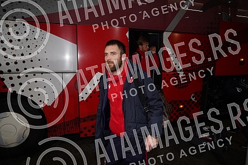 Delije, Red Star FC fans, organized a reception for the football players who achieved a historic success with a draw against Braga (1: 1) on Thursday night - a direct placement in the eighth finals of the Europa League, which is the biggest result of