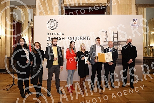 The ceremonial awarding of the newly established Dusan Radovic Award for Literature for Children and Youth was held in the Ceremonial Hall of the Belgrade City Assembly, organized by the Belgrade City Library.U Svecanoj sali Skupstine grada Beograd