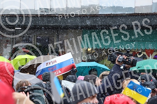A gathering of non-governmental organizations against the Russian invasion of Ukraine began in Knez Mihailova Street in downtown Belgrade, in front of the Cultural Center.Skup nevladinih organizacija protiv ruske invazije na Ukrajinu, poceo je u Kn