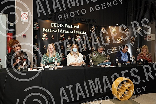 As part of the 11th FEDIS, a panel discussion on regional cooperation in the field of TV series was held at the Belgrade Youth Center.U okviru 11. FEDIS-a  u Domu omladine Beograda odrzana je Tribina o regionalnoj saradnji u oblasti TV serija.