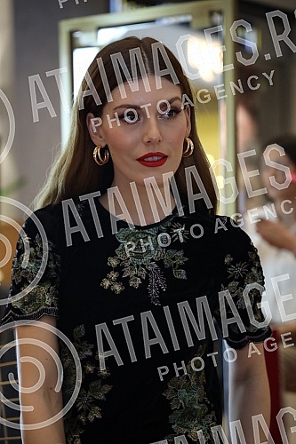 The well-known Italian brand KIKO Milano is organizing the first MAKE-UP MARATHON this weekend at the Gallery shopping center in Belgrade, and as part of today's event, actress Tamara Dragicevic and make-up artist Nena Ilic gave visitors tips on givi