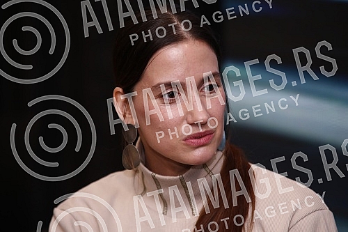 In the press hall of the Kombank hall, Danica Curcica was awarded a plaque of the Yugoslav Cinematheque within the 50th edition of FEST.U press sali Kombank dvorane Danici Curcici dodeljena je plaketa Jugoslovense kinoteke u okviru 50. izdanja FEST