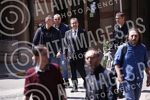 Veselin Vesa Simonovic, director and editor-in-chief of the Nova.rs portal, will be buried in the Alley of Merited Citizens at the New Cemetery in Belgrade, the family received condolences at 1:30 p.m., and the funeral service began at 2 p.m.
Veseli Veselin Vesa Simonovic, director and editor-in-chief of the Nova.rs portal, will be buried in the Alley of Merited Citizens at the New Cemetery in Belgrade, the family received condolences at 1:30 p.m., and the funeral service began at 2 p.m.
Veseli