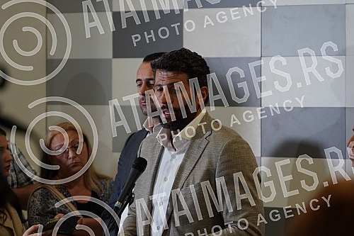 The Mayor of Belgrade, Aleksandar Sapic, held a meeting with communal militiamen and inspectors from the Secretariat for Inspection Affairs of the City of Belgrade in the Municipal Hall, and after the meeting a press conference was held where new mea