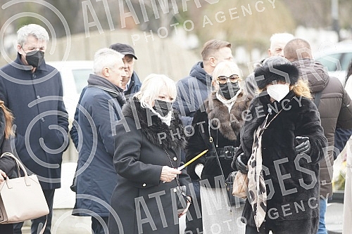 A memorial service on the occasion of the 40th day since the death of Milutin Mrkonjic was held at the New Cemetery.
Pomen povodom 40 dana od smrti Milutina Mrkonjica odrzan je na Novom groblju. A memorial service on the occasion of the 40th day since the death of Milutin Mrkonjic was held at the New Cemetery.
Pomen povodom 40 dana od smrti Milutina Mrkonjica odrzan je na Novom groblju.