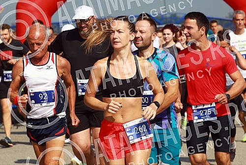 The first Zemun Half Marathon was held on the Zemun Quay, and in addition to the main 21.1 kilometer race, the program included two competitive disciplines - the Zemun Week senior race and the Race of Future Champions, which also had a humanitarian c