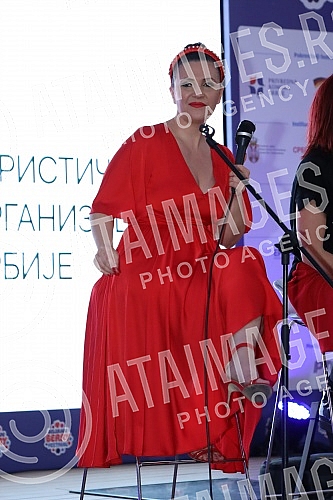 The performance of the group Frajle is part of Berry Fest, the first festival of strawberry fruit in Belgrade.Nastup grupe Frajle su sklopu Berry festa, prvog festivala jagodastog voca u Beogradu.