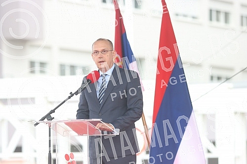 In the University Clinical Center of the Republika Srpska, the Clinic for Cardiac Surgery, located in the South Wing on an area of ââapproximately 1,500 square meters, was officially opened.
U Univerzitetskom klinickom centru Republike Srpske sv In the University Clinical Center of the Republika Srpska, the Clinic for Cardiac Surgery, located in the South Wing on an area of ââapproximately 1,500 square meters, was officially opened.
U Univerzitetskom klinickom centru Republike Srpske sv