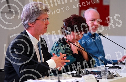 Presentation of the EU project support to reforms in the water sector.
Predstavljanje projekta EU podrska reformama u sektoru voda.
Presentation of the EU project support to reforms in the water sector.
Predstavljanje projekta EU podrska reformama u sektoru voda.