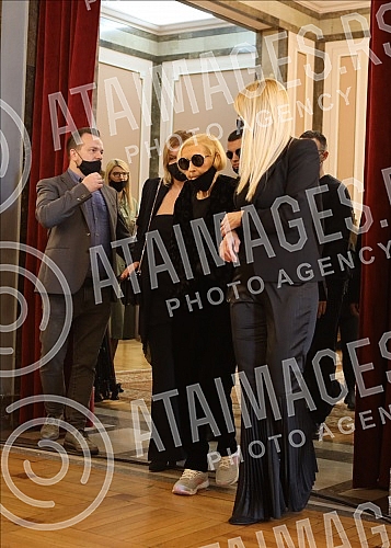Commemoration on the occasion of the death of one of the greatest Serbian and Yugoslav singers of popular music, Djordje Marjanovic, was held in the Ceremonial Hall of the Belgrade City Assembly.Komemoracija povodom smrti jednog od najvecih srpskih